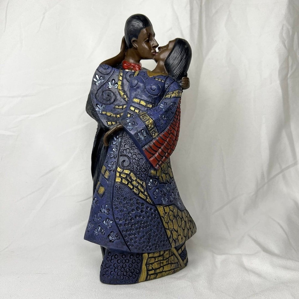 Unbranded Romantic Kissing Couple Figurine OS Blue Gold Excellent Afrocentric